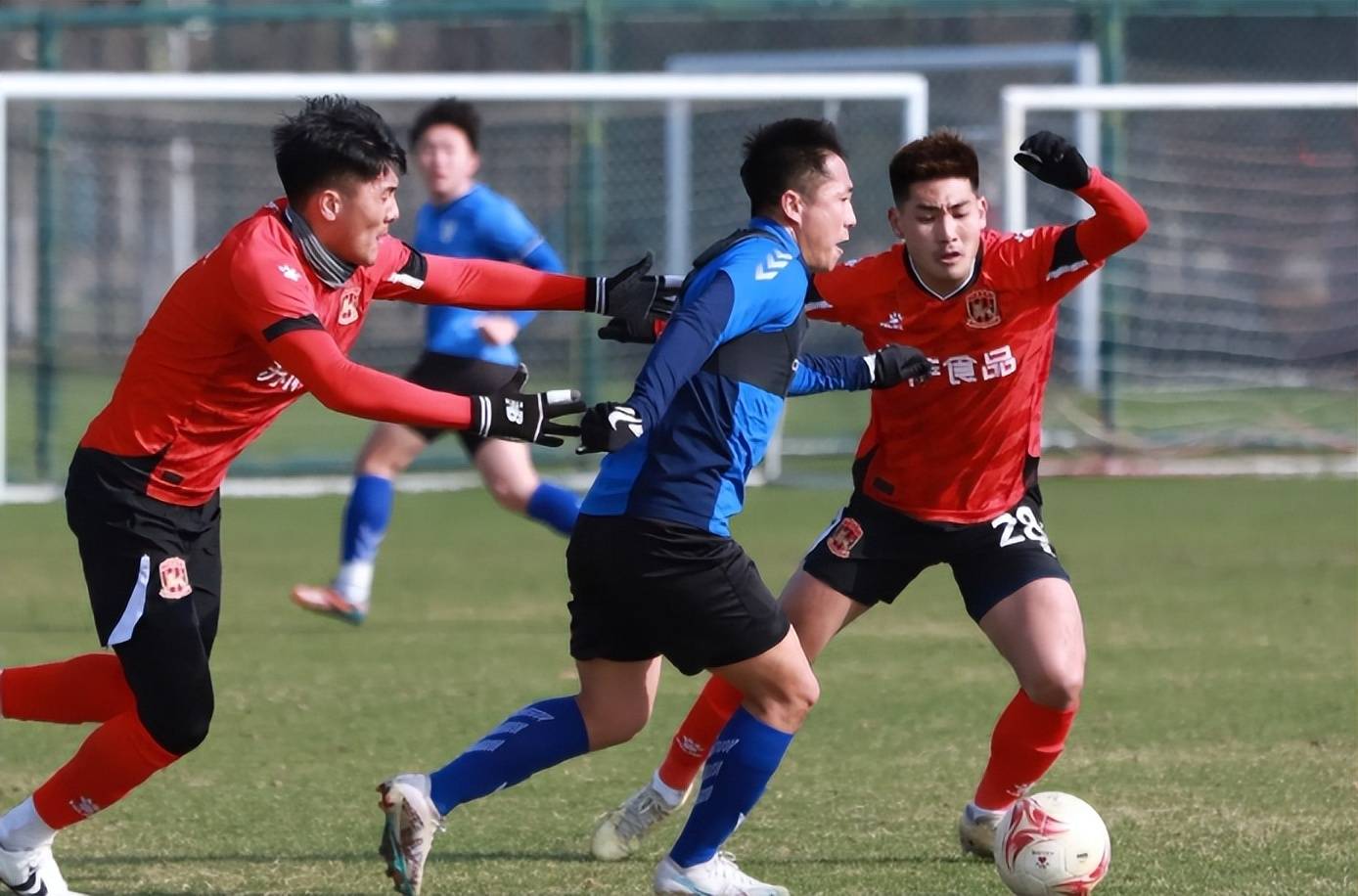 米兰体育官方入口-西悉尼流浪者战术布置详解，主帅重点强调防守反击