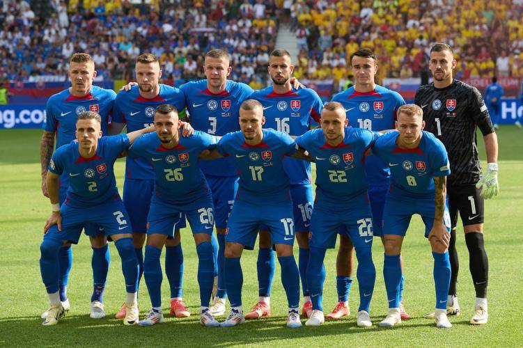 米兰体育娱乐-奥地利队在比赛中展现出色，确保晋级