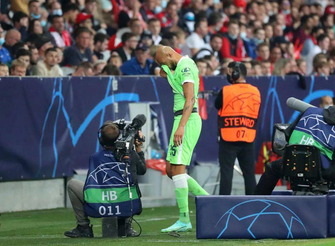 里尔被逼平，积分榜仍保持领先的简单介绍