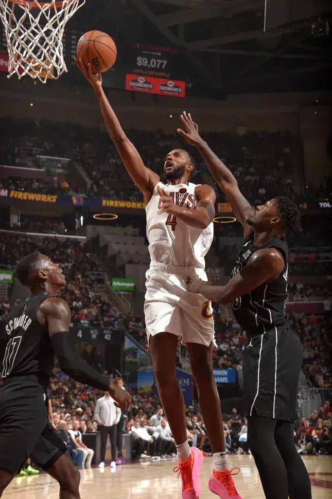 米兰体育官方入口-开拓者力克篮网，主场保持不败