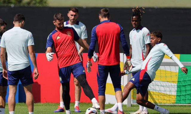 包含葡萄牙客场逆转卢森堡，取得关键胜利的词条