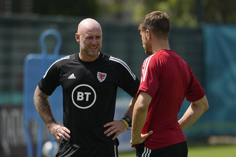 丹麦横扫威尔士,小组赛表现抢眼 丹麦横扫威尔士,小组赛表现抢眼