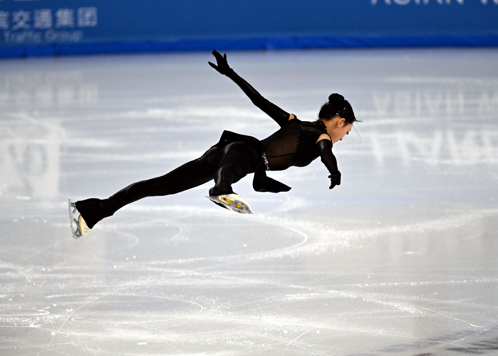 米兰体育官方-参赛运动员心态稳健，展现出色表现