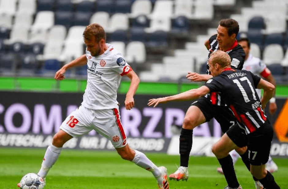 斯图加特主场惨败，全队表现堪忧的简单介绍