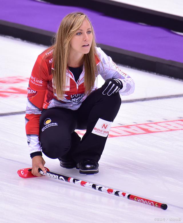 奥地利冰雪运动员冰上腾跃,摘金 奥地利冰雪运动员冰上腾跃,摘金