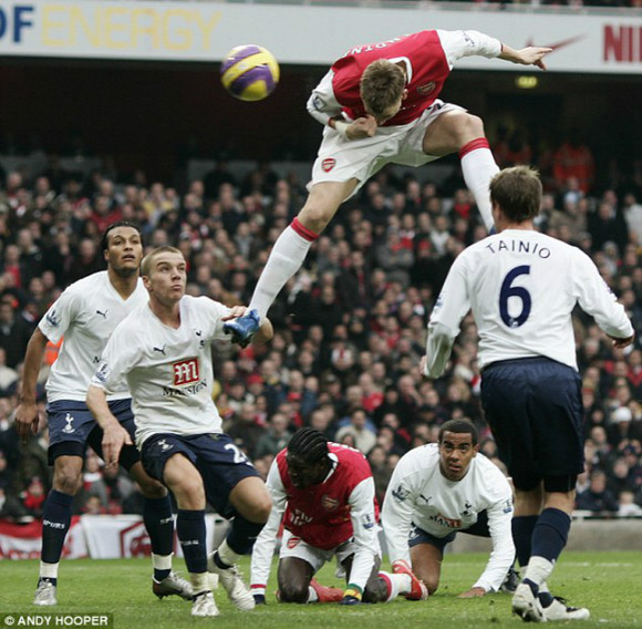 包含基辅迎战西布朗，两队实力不相上下的词条