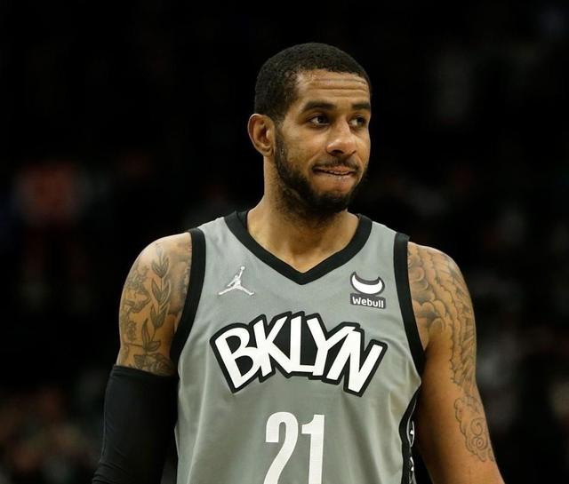 米兰体育在线-开拓者主场战胜马刺，利拉德个人单场砍下+数据