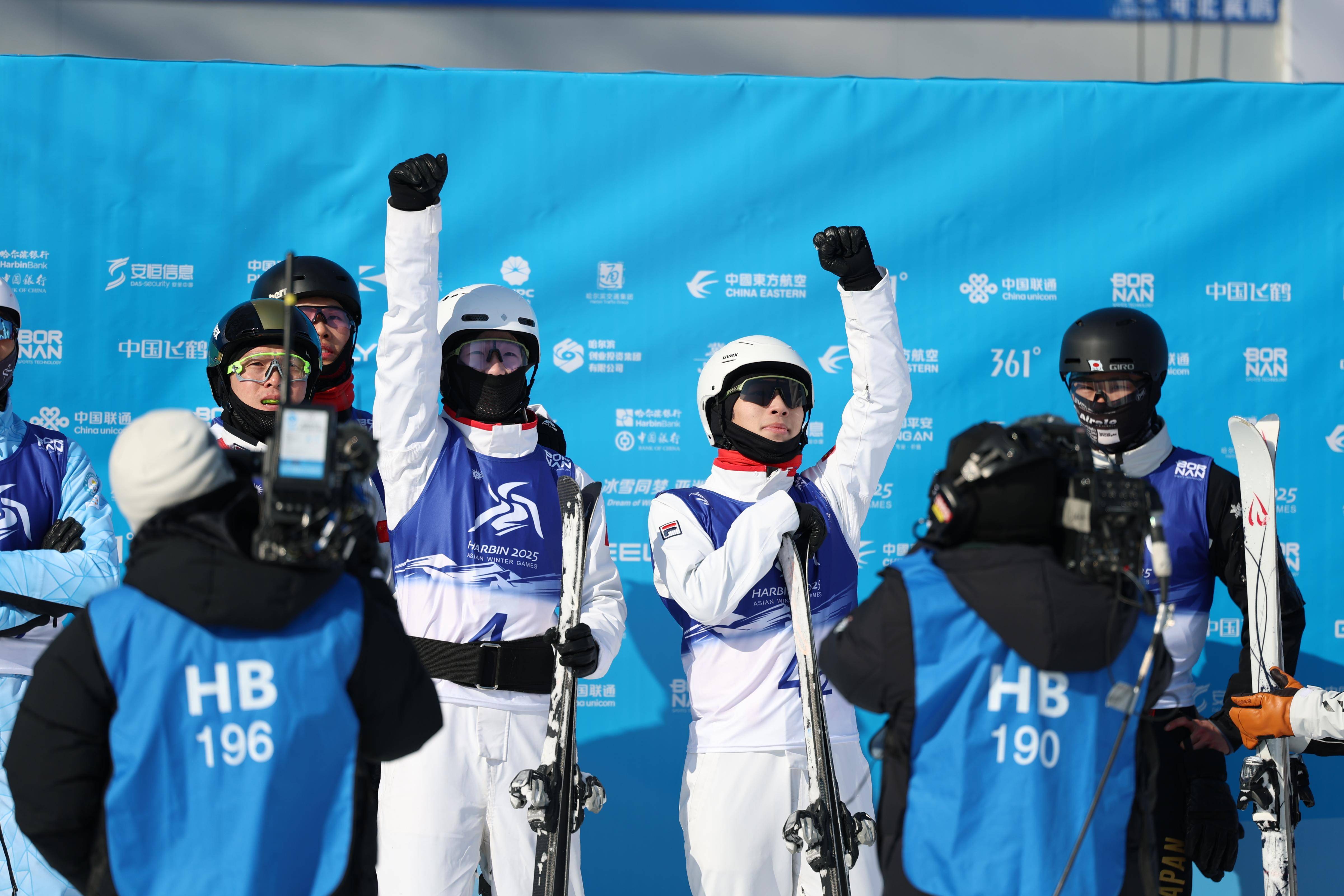 亚洲代表队在比赛中展现出不俗实力，成功晋级