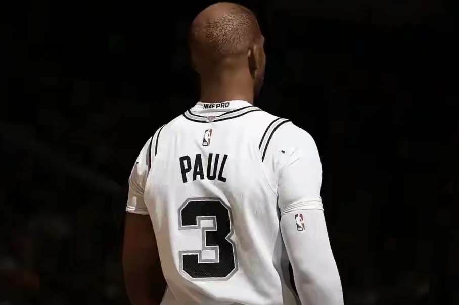 米兰体育教练-NBA赛季归来，马刺全队备战迎接挑战