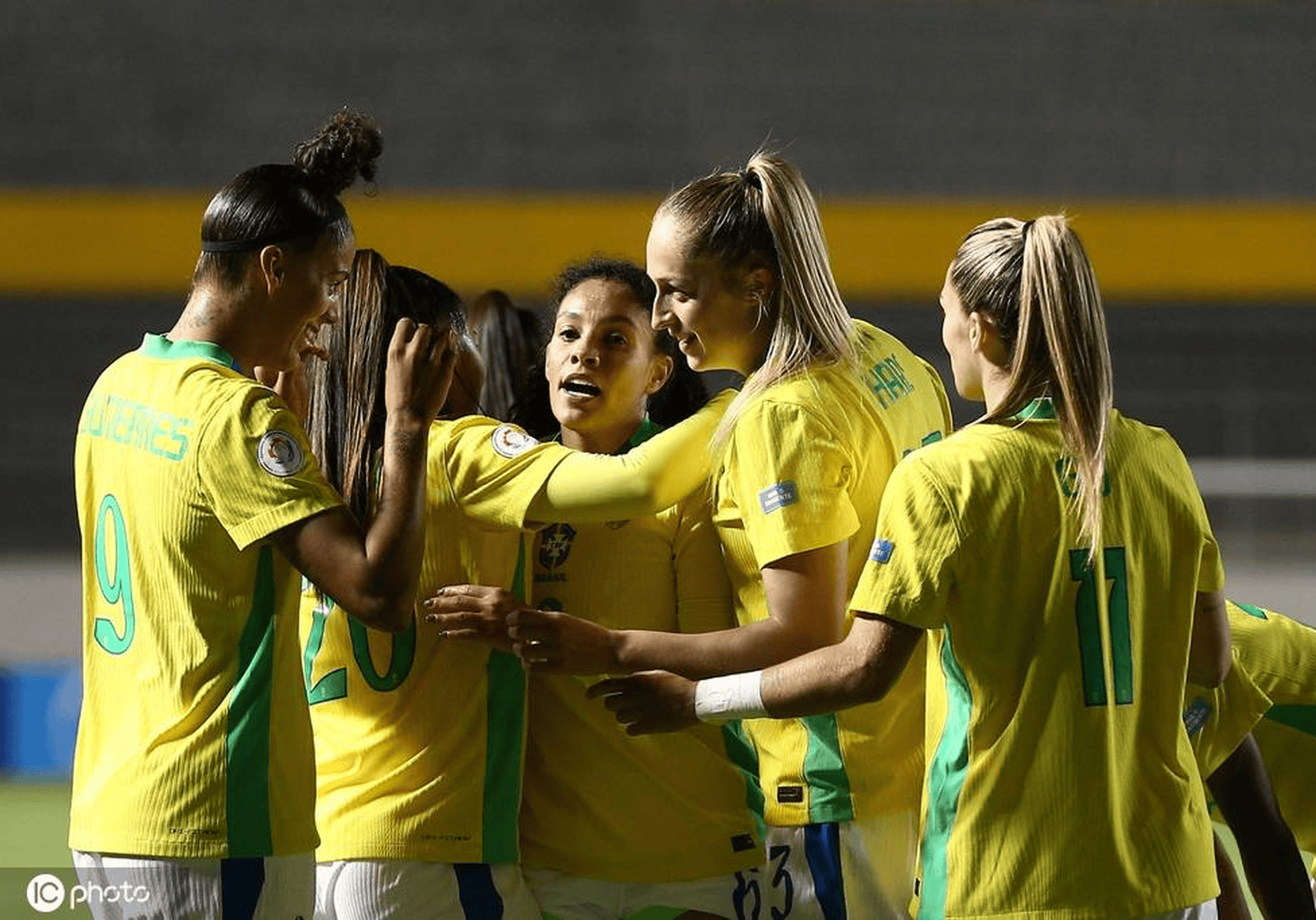 巴西女足队球员受伤，备战美洲杯的简单介绍