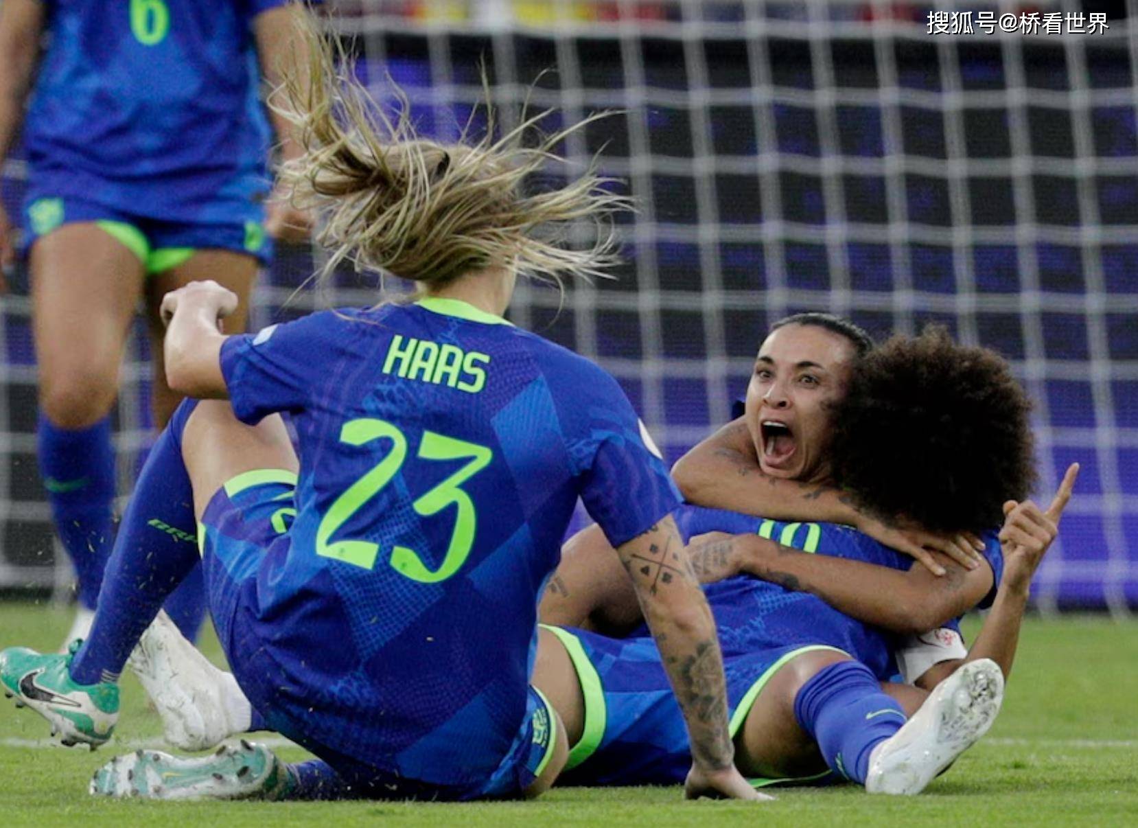 哥伦比亚女足凭借顽强拼搏，击败对手的简单介绍