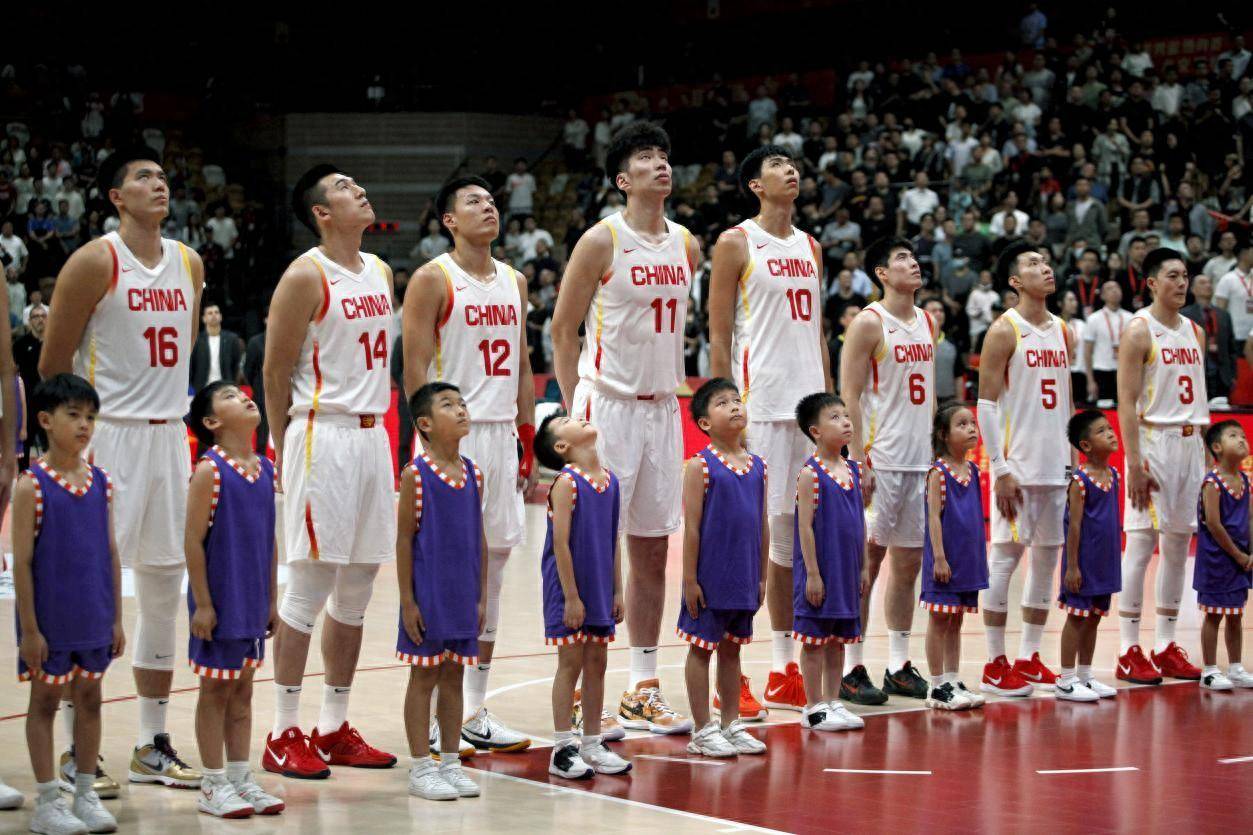 马刺队新赛季热身赛击败中国男篮大胜在望的简单介绍